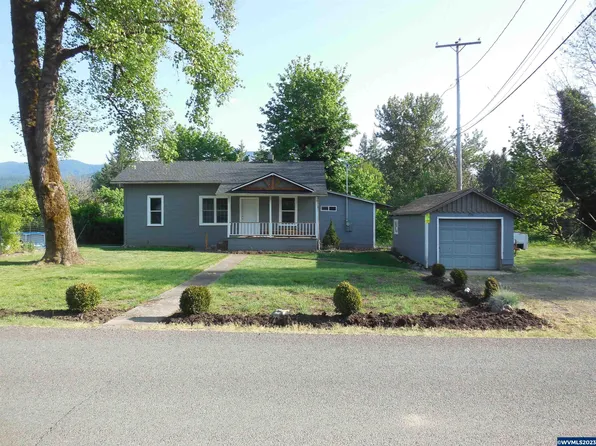 796 NW Alder St, Mill City, OR 97360