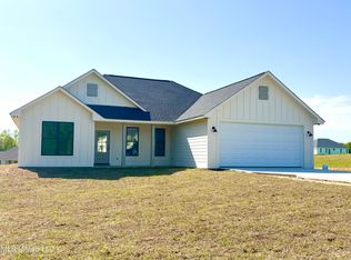 5 Governors Cir, Poplarville, MS 39470
