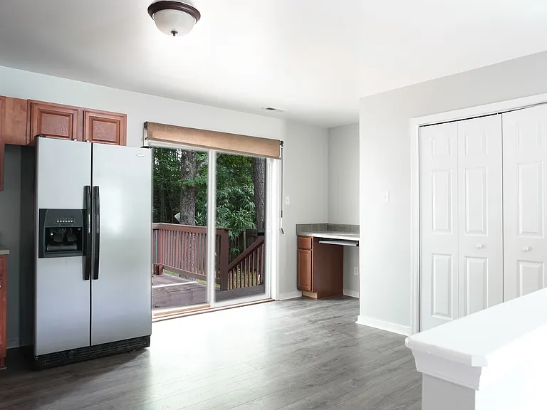 8001 Clovertree Ct — Photo 7