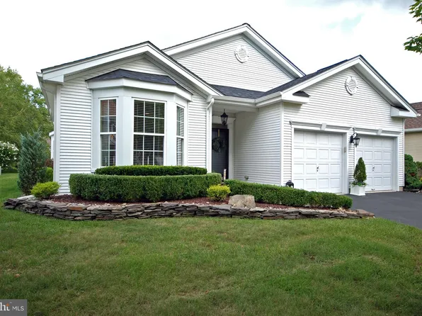 12 Plantation Way, Allentown, NJ 08501