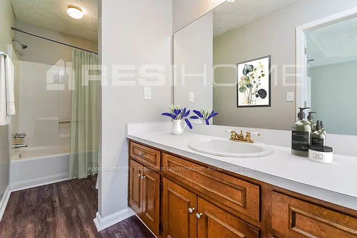 4140 Fox Chase Dr — Photo 10