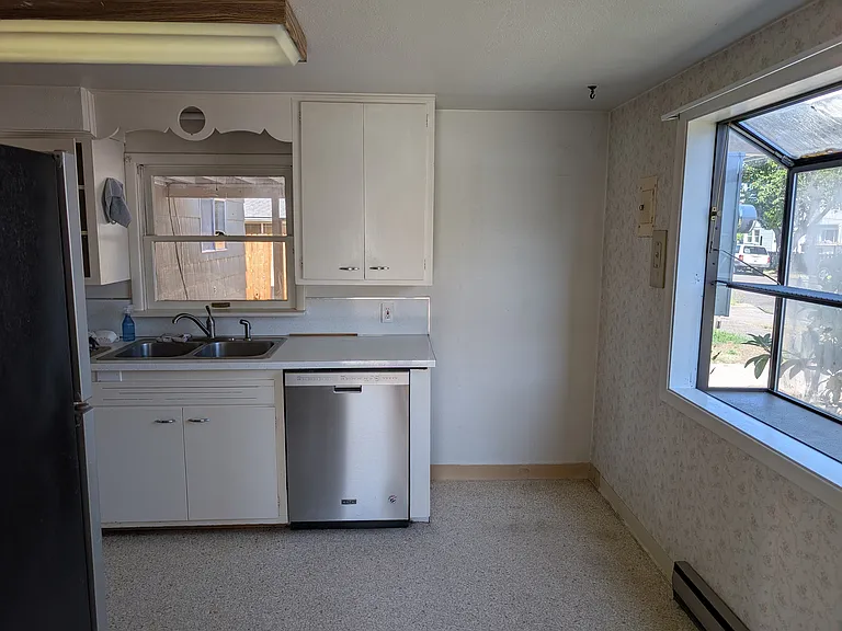920 Hiatt St — Photo 22