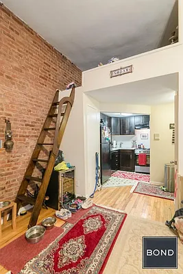 Rented by Bond New York | media 29