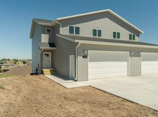 3230 Eastside Pl, Bismarck, ND 58501