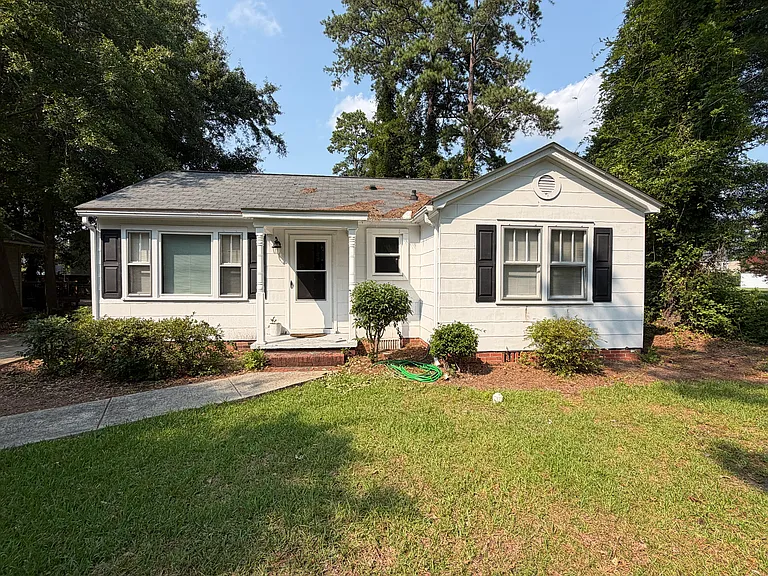 1715 Cherokee Rd — Photo 1