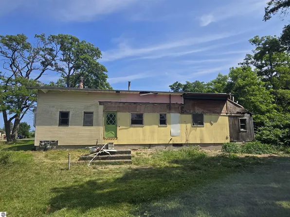 316 Smith St, Oscoda, MI 48750