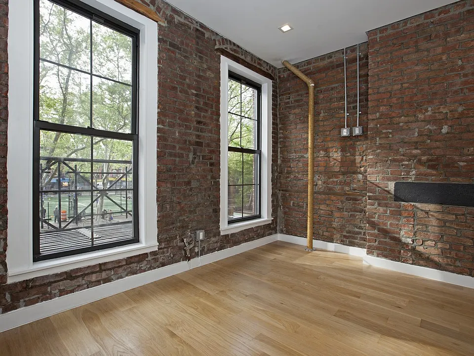 102 Forsyth St #10