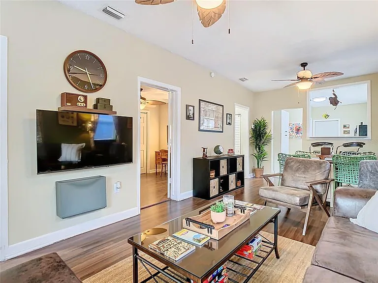 2904 Sanchez St — Photo 3