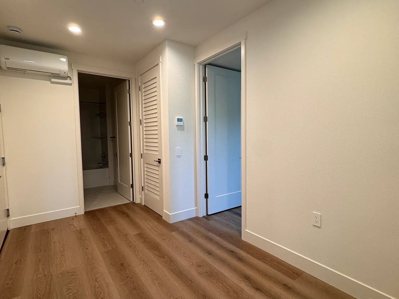 1 bed, $2,300 — Photo 2