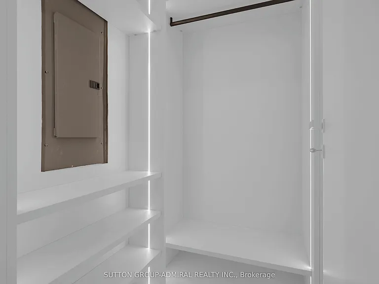 647 College St #102 — Photo 14