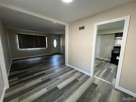 4th image of 1165 June Ave