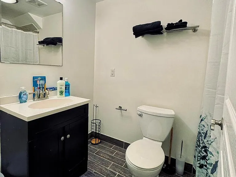 1832 Green St #1F — Photo 12