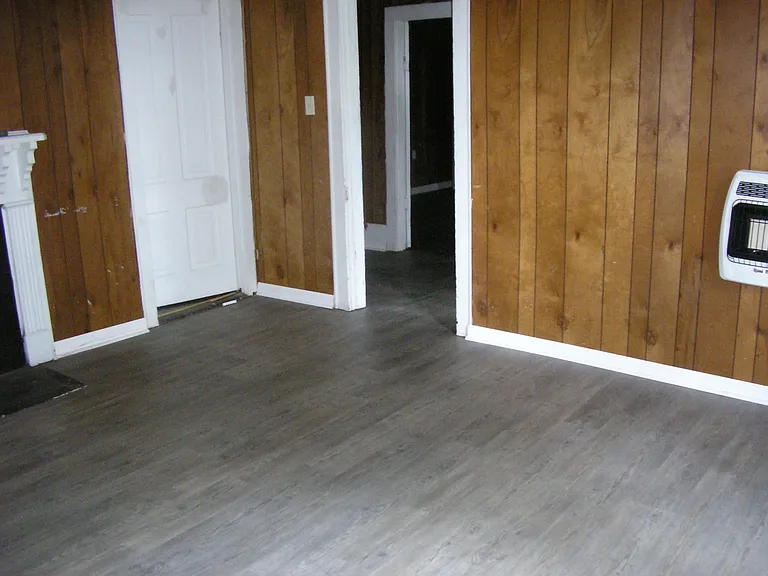 628 Woodford Ave — Photo 7