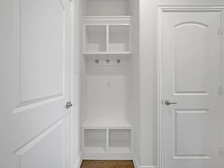 7929 Bayside Dr — Photo 17