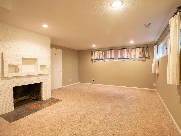12105 SE River Rd — Photo 16
