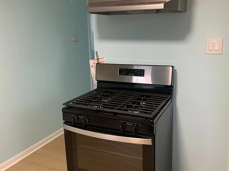 47 Holly St #2 — Photo 11