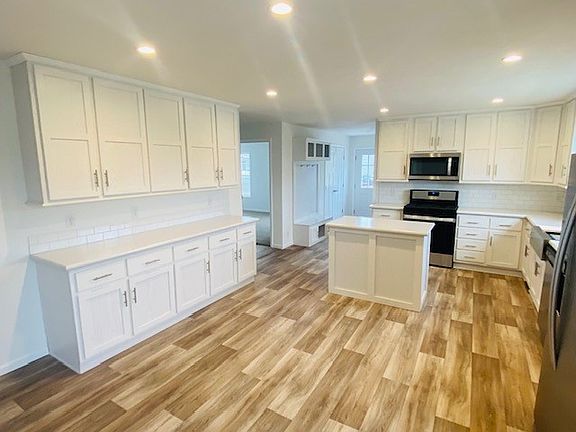 2nd image of 1001 Marble Dr