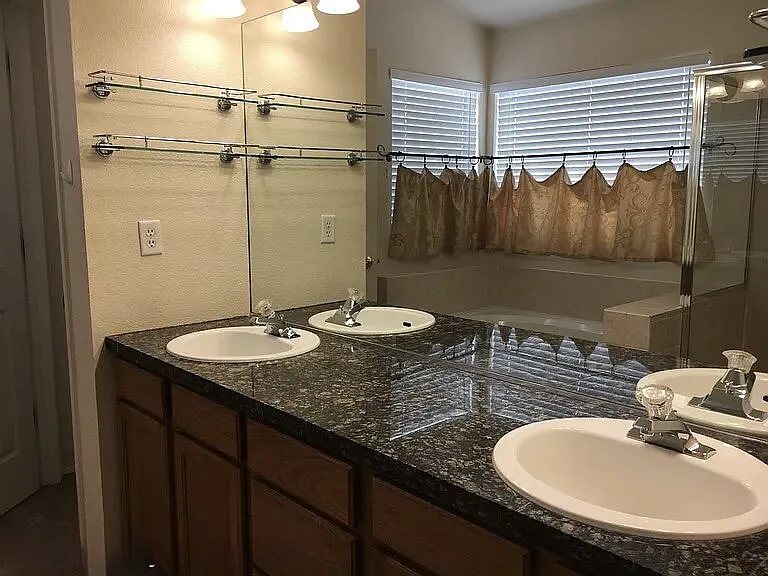 9514 Newport Plum Ct — Photo 15