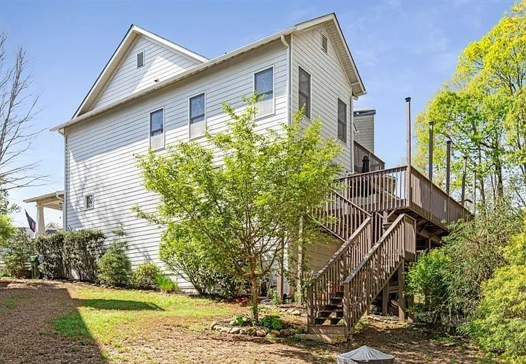 1390 Marion Walk SE — Photo 47