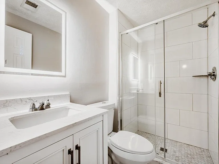 6351 Hanover Crossing Way — Photo 3