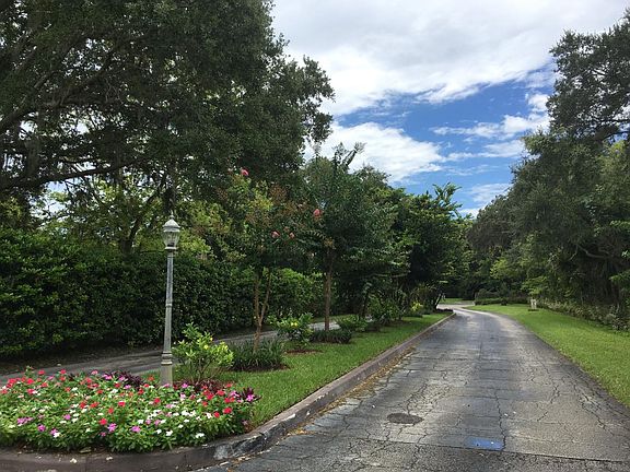 2nd image of 1556 Hancock Ln