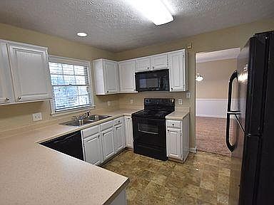 2nd image of 1057 Colonnade Ave SW
