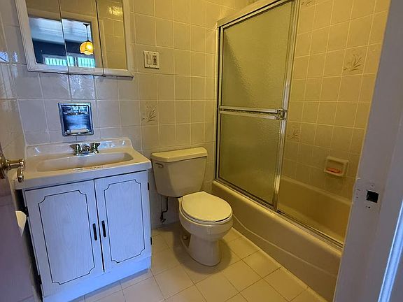 5th image of 1065 72nd St Floor 2