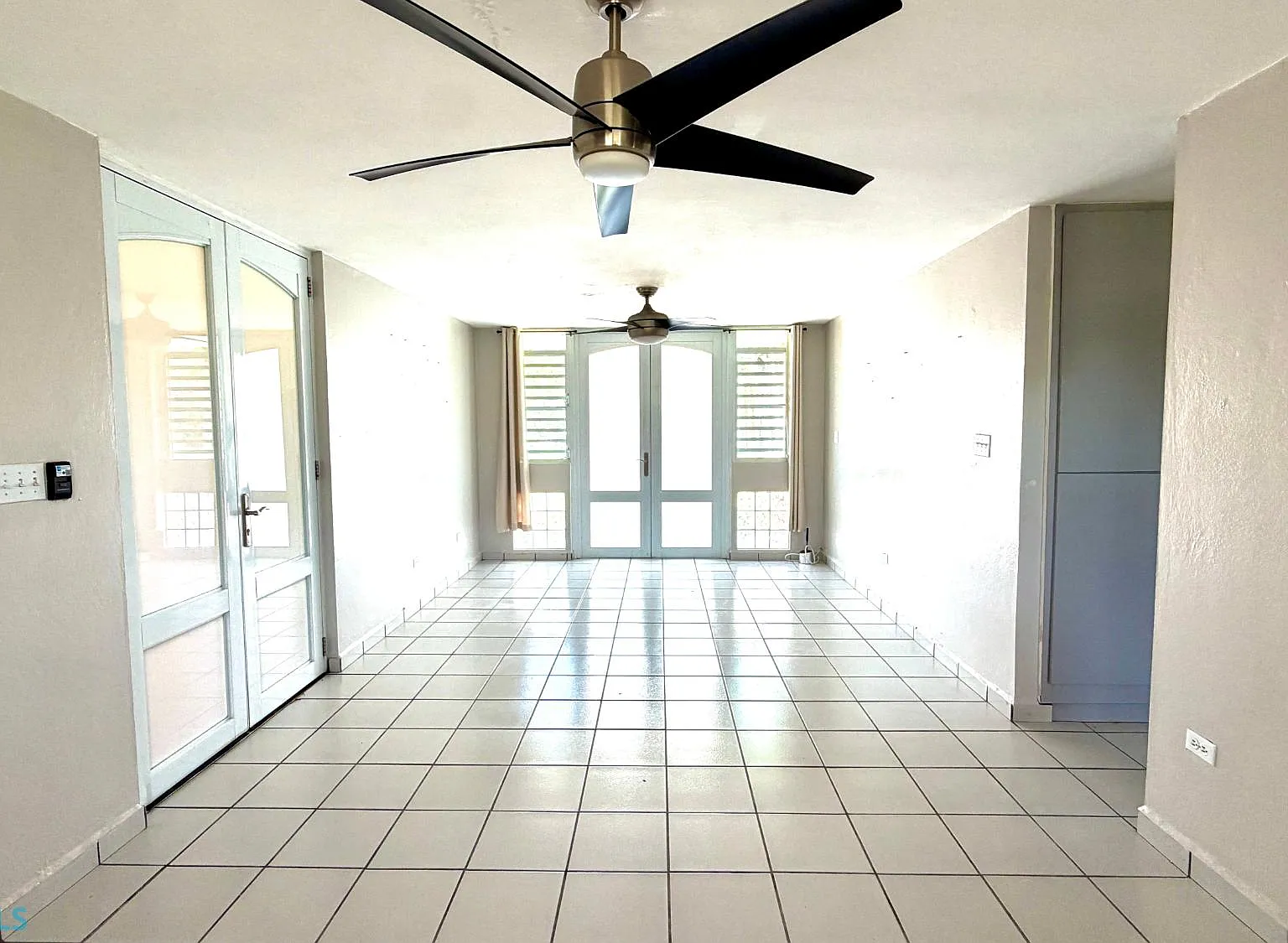 3 bed, 2.0 bath, 1800 sqft, $1,800 — Photo 3