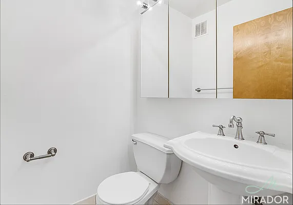 Rented by Mirador Real Estate | media 22