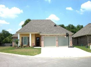 334 La Villa Cir, Youngsville, LA 70592