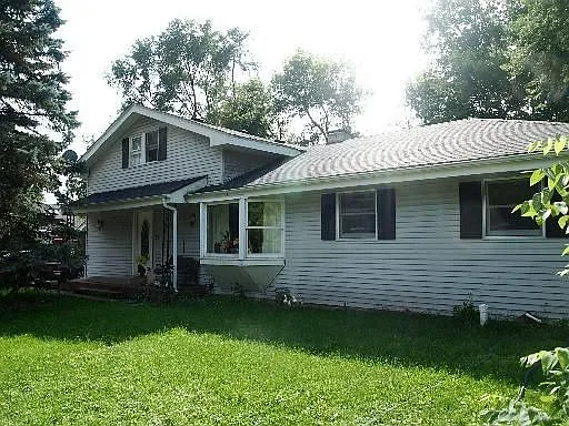 34 Eastwood Ave photo 1