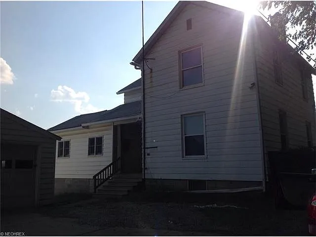 116 E North Ave photo 1