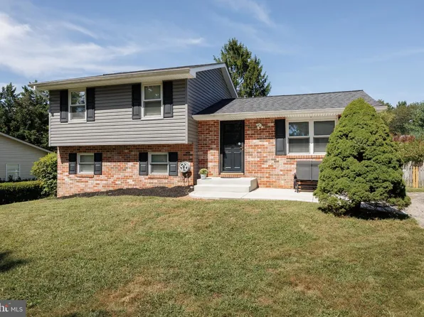 1702 Gemini Dr, Sykesville, MD 21784