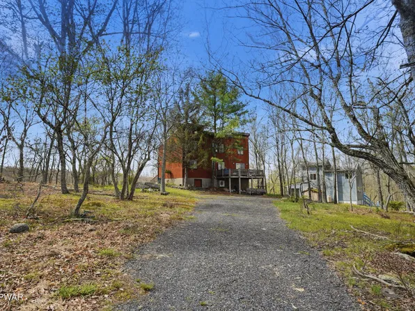 138 Dover Dr, Bushkill, PA 18324