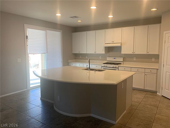 4th image of 9284 Valley Betica Ave