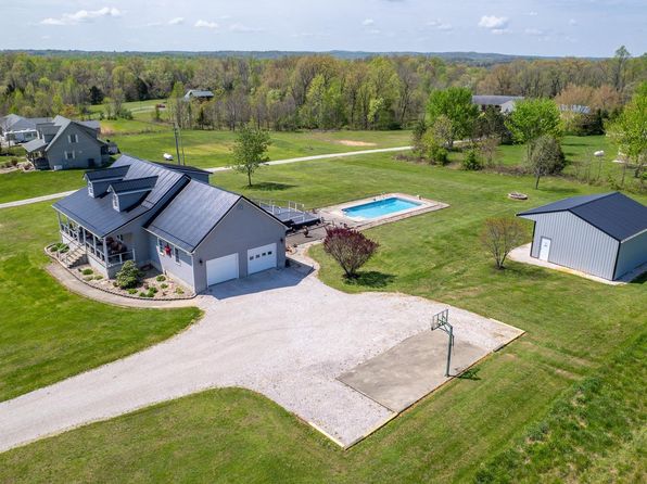 895 Thompson Ln, Mitchell, IN 47446