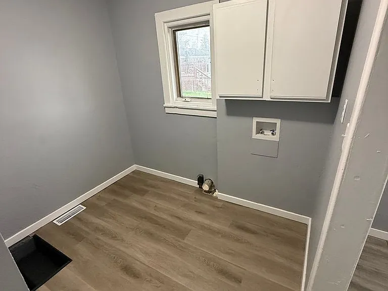 722 Coyne Ave — Photo 3
