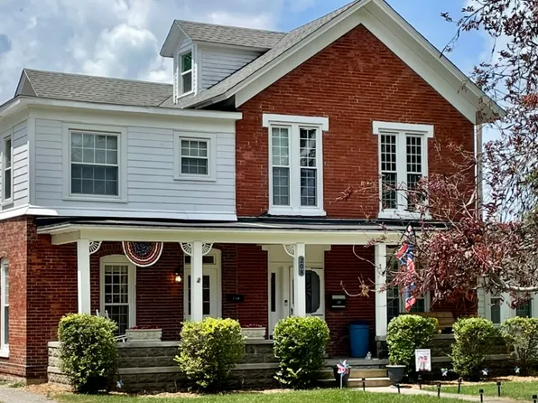 208 S Elm St, Three Oaks, MI 49128
