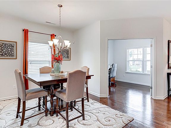 4th image of 2221 Osprey Ln