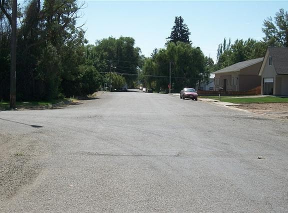 3rd image of 413 N Apple