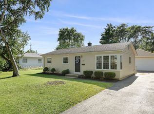 406 N Pershing Ave, Mundelein, IL