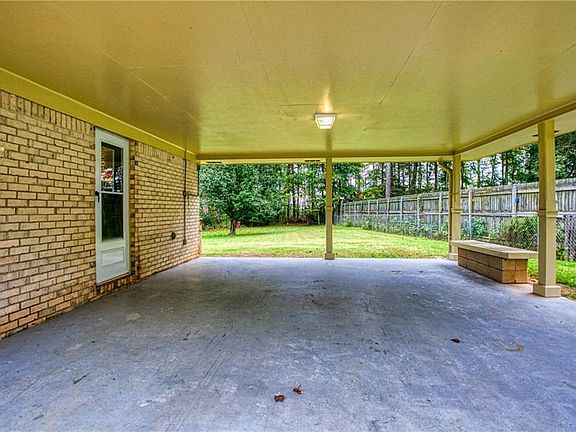 3rd image of 1351 E Stoneybrook Dr