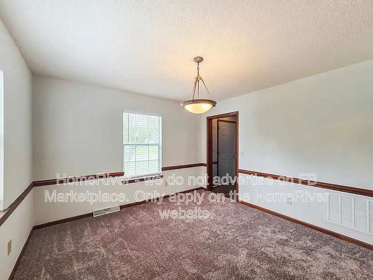 9444 Stately Oak Ln — Photo 6