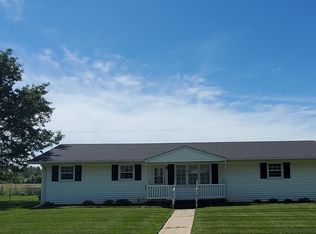 690 Tidball Ave, Centralia, MO 65240