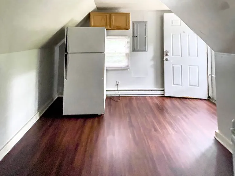 815 W University Ave — Photo 5