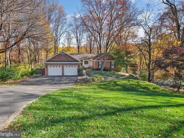 10223 Cedar Pond Dr, Vienna, VA 22182