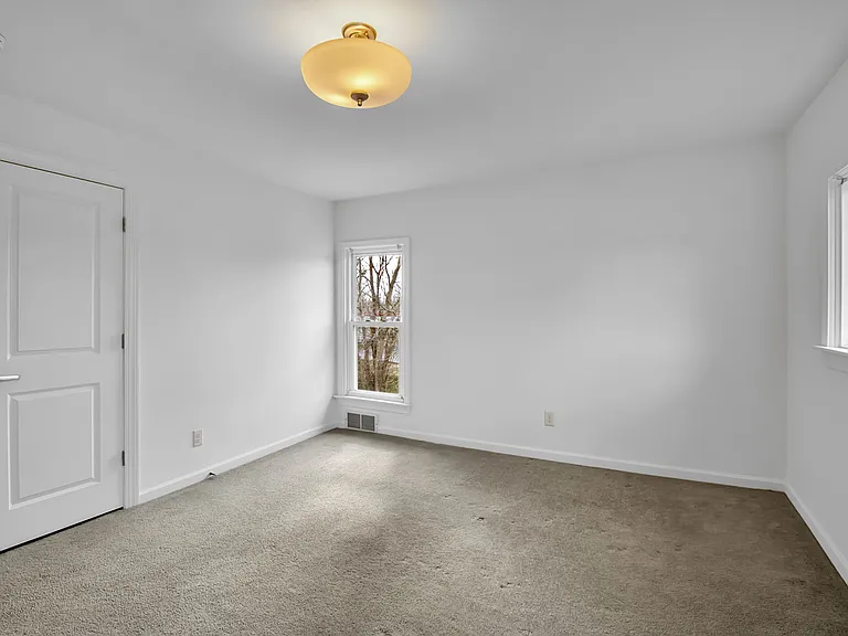 5849 Broadway St #H — Photo 12