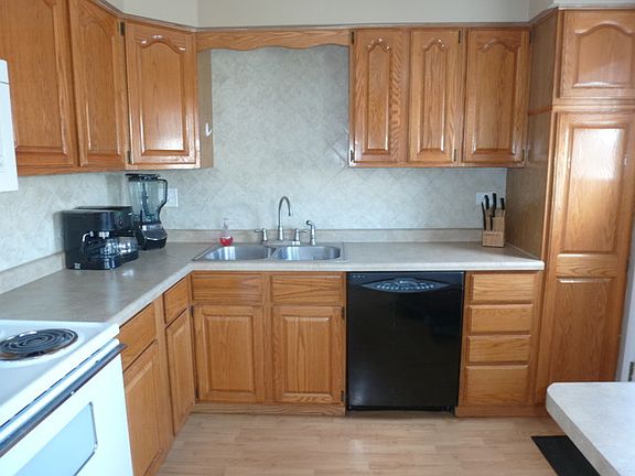 4th image of 445 Duck Ln #445