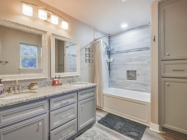24237 Creekwood Dr — Photo 32