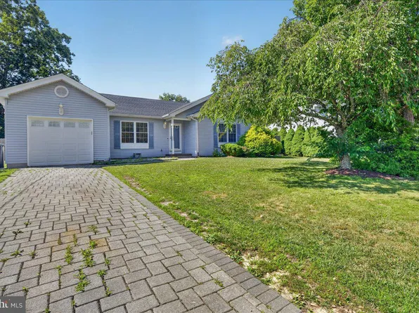 117 Inboard Ave, Manahawkin, NJ 08050